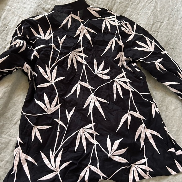 Talbots Black and White Leaf Pattern Tunic - Picture 5 of 7